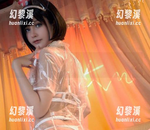 必须怀疑Azami的睡衣，精选图里的慵懒姿态，我可能也想试试...
