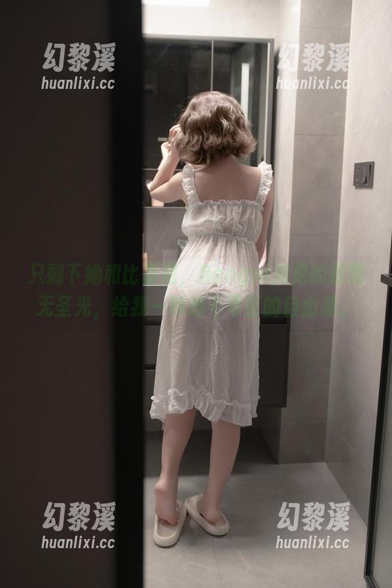 只剩下她和比基尼，Bangni邦尼的原图无圣光，给我一种妙不可言的自由感。