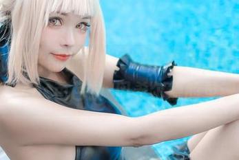 每一张照片都藏着Kitkat Cosplay的心思，cos芭芭拉·冈希尔德的灵魂？