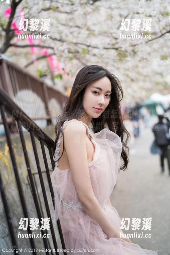 MiStar魅妍社-陈雅漫VICKY MiStar魅妍社 - 修女题材怎么也能被陈雅漫VICKY拉得如此时尚?写真作品里太吸睛了
