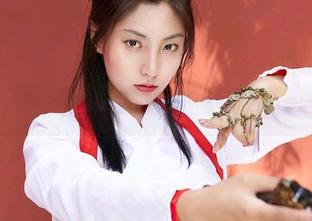 MiiTao蜜桃社 - 佩琦Pinky的和服集锦,穿衣服的哲学课?