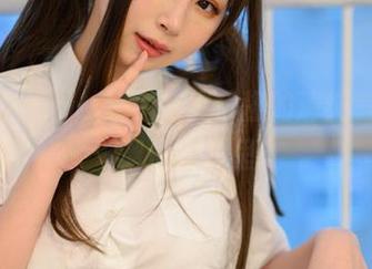 福利就在眼前，PAKI草莓酱的清纯气息偷偷溜进图包里