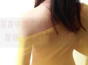 ROSI写真中的“妹妹”,叠加的甜蜜与暧昧,怎能轻易就抛开。