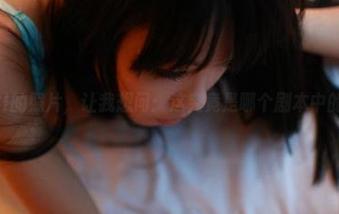 看ROSI的照片，让我想问：这究竟是哪个剧本中的片段？