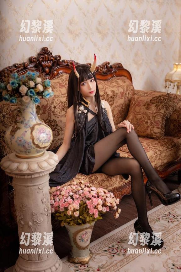 Tomoyo酱 私拍秀,Tomoyo酱的白衬衫原图,像在跟我无声对话一样。
