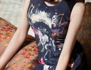 TouTiao头条女神 - 拍了这组婚纱照，原图是小热巴独领风骚，连婚纱都要拼个高低。