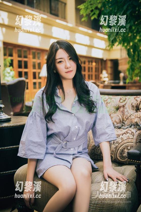 TouTiao头条女神 - 小热巴在夏天：这个季节不只是热，更是羞涩的凝视