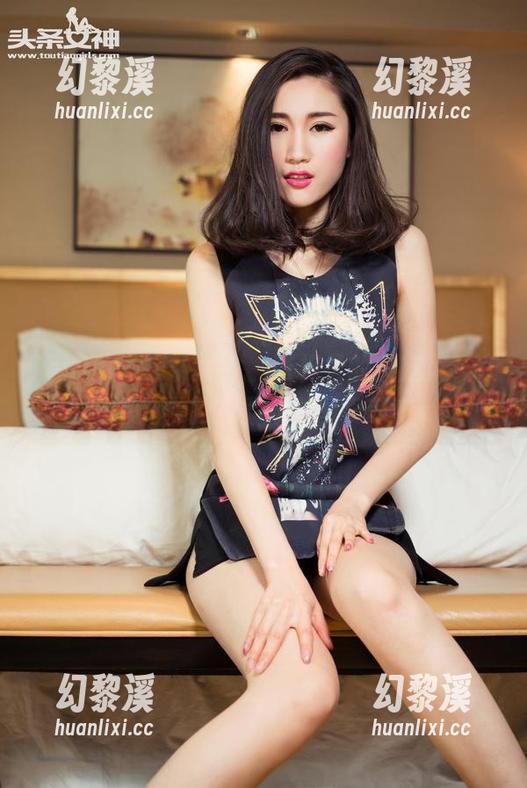 TouTiao头条女神 - 张梓柔的女友风，在哪儿学的？最新套图卖萌中