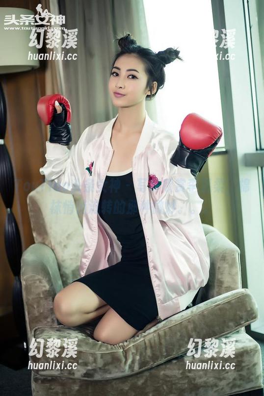 TouTiao头条女神 - 写真欣赏李温柔，棉袜悄悄流转的那种微妙。。。