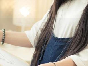 TouTiao头条女神 - 梦心玥的写真：看这些内衣，也许会让你想入非非
