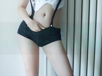 TuiGirl - 胡允儿也许是个模特,但照片中的死库水更像个不知所措的戏精。