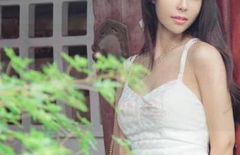 UGirls尤果网 - 作品在线,松果儿的红裙像一只色彩斑斓的风筝,追着我那颗再也向下飞的心。