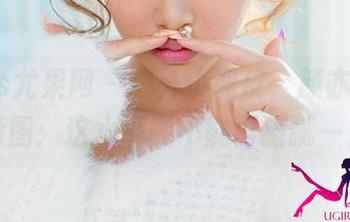 UGirls尤果网 - 户外小调皮，颜亦汐的私房原图：这水平能不能再猫腻一点？