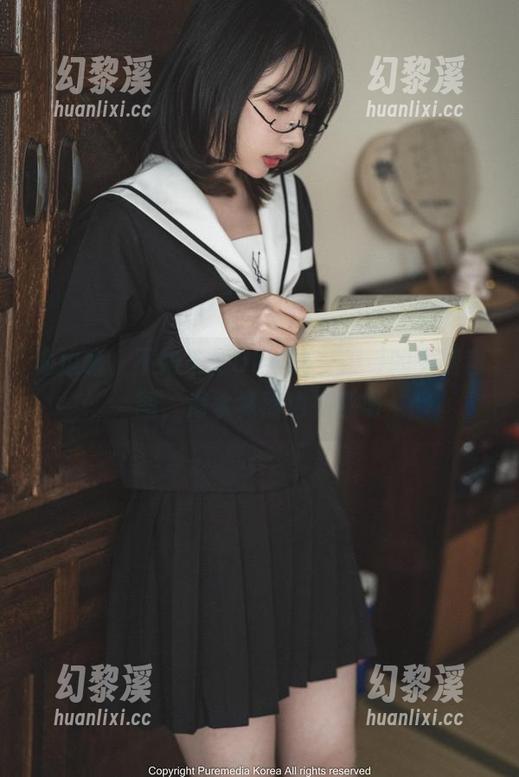 海边嘛，不如来张Uhye(이유혜)的免费套图，海水竟然也在呼吸