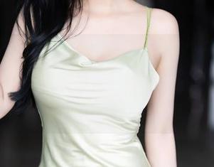 XIAOYU语画界 - 他们说，杨晨晨最新的作品是街拍？我却在想，街边的每一步都是个小秀场。