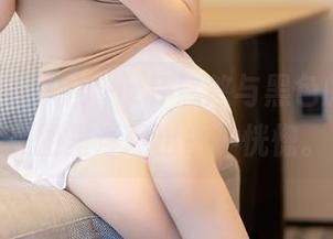 Xiuren秀人网 - z杯悠悠与黑色的结合，美图里浮现出种种恍惚。