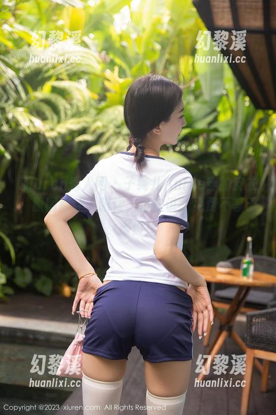 Xiuren秀人网 - 子纯儿Annie穿的皮衣，原图都让人眼馋，坦白说，免费不等于廉价！