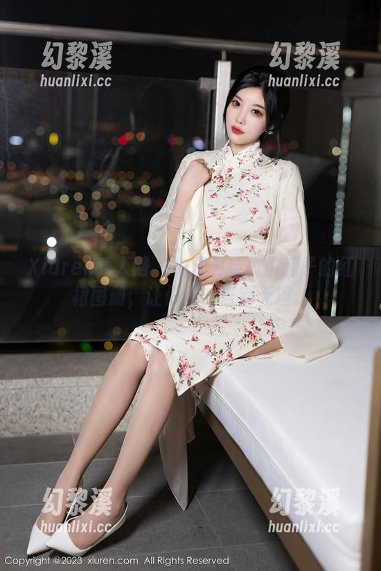 Xiuren秀人网-小纯子 Xiuren秀人网 - 免费更新!小纯子的红裙图册,让你从此告别无趣。