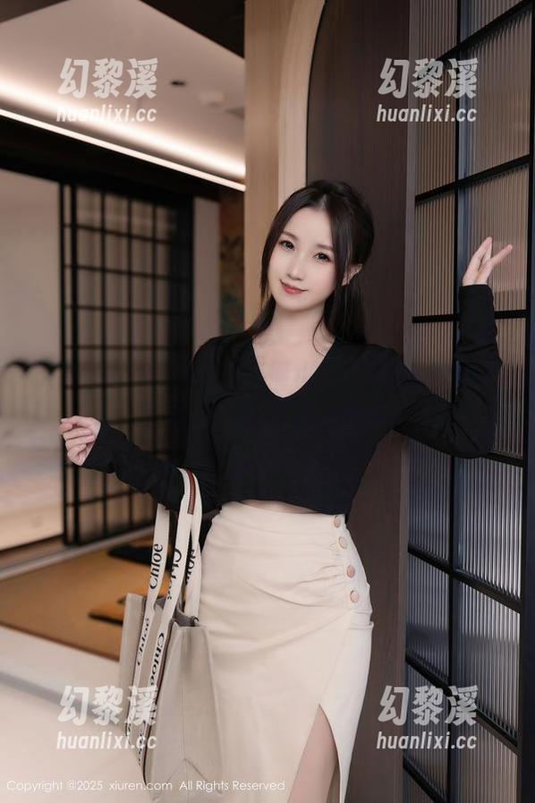 Xiuren秀人网-小芭乐 Xiuren秀人网 - 不懂小芭乐的粉色定制写真,有种奇妙的feel