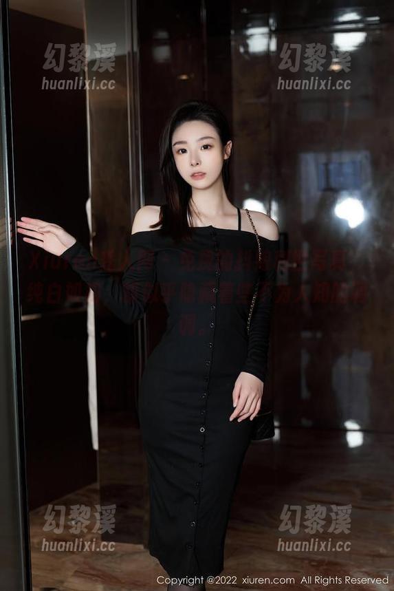 Xiuren秀人网 - 免费的抖娘利世写真，纯白如初，却似乎隐藏着些不为人知的调调。