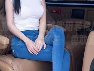Xiuren秀人网 - 看过欧阳若依的白衬衫拍摄,图包上直接写着‘勇敢追梦’!