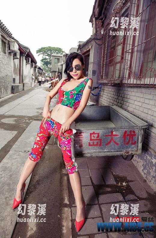 aiss-若兮 aiss - 精选若兮的美腿:每次看到我都在为我的腿忏悔…哎!