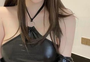 有点厌倦现实，翻你依依超级懒的少女COS套图，神奇地治愈了我！