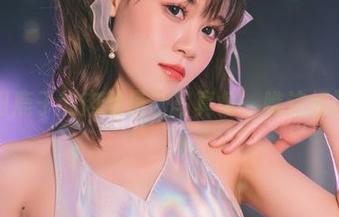 千反田鹿子的肉丝最新写真集,瞧这细腻感…