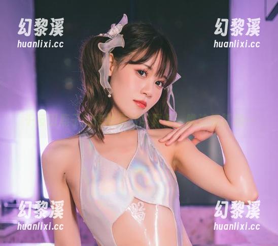 千反田鹿子的肉丝最新写真集，瞧这细腻感…