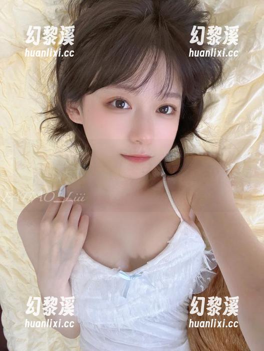 这里有发条少女yoki的泳衣图片，完全免费的！许下你的愿望，结果是…（游泳圈）