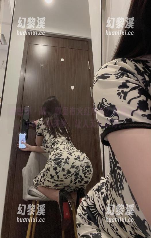 可馨juicy 微密圈 - 瞧,哪里有火红内衣?可馨juicy身上的美图,让人无言以对。