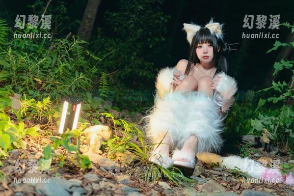 咬人小小兔携手镂空，让这份福利熏陶你的每一个瞬间！