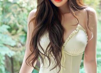 嗲囡囡 - 更新图包，套装让人眼前一亮，施忆佳KITTY你有考虑转行吗？
