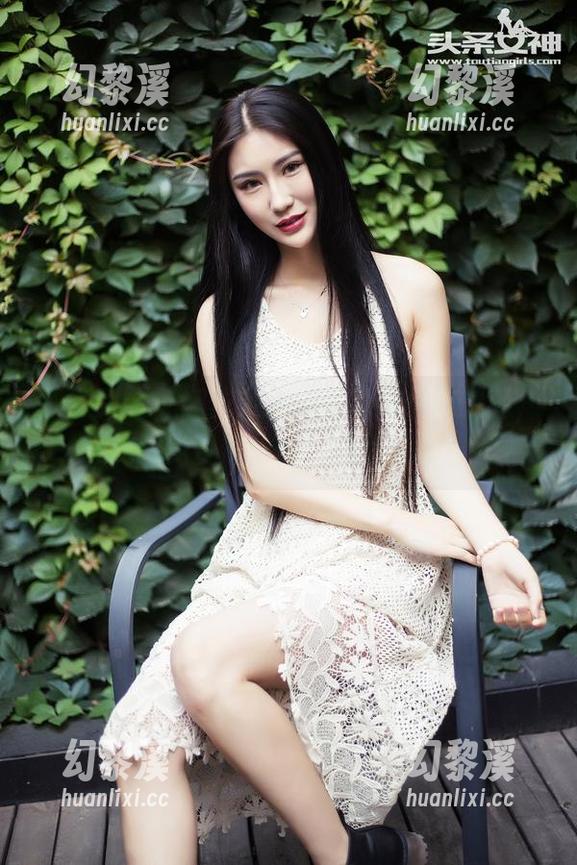 头条女神-娜依灵儿 头条女神 - 娜依灵儿推出的超级碗爆弹,美图免费送给你,快点来拿!