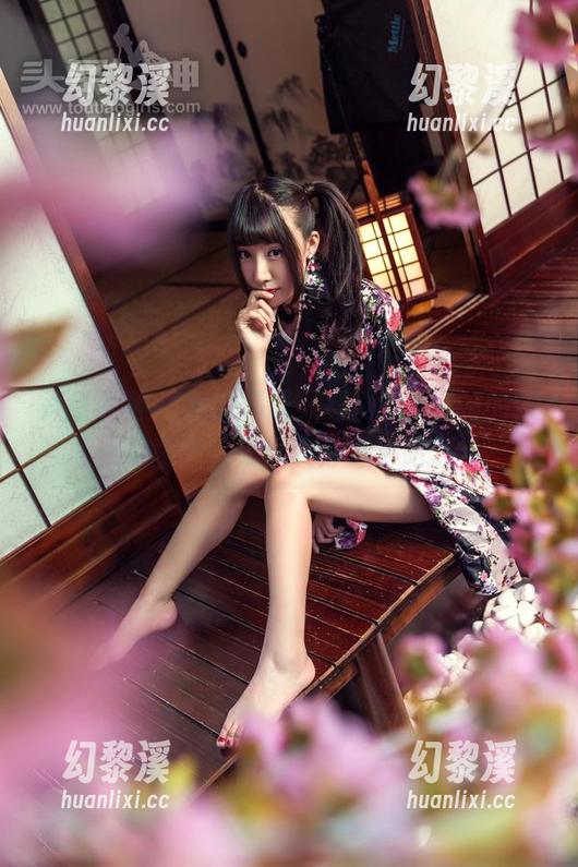 头条女神 - 我的妈呀，杨漫妮baby的体操服图包太让人分心了吧。