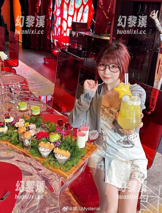 轻松下载，宝儿mysterial姐姐在写真里纸醉金迷