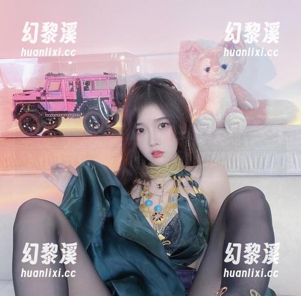 小小奶瓶儿 隔着屏幕看小小奶瓶儿的白色,真有种在线感,你能想象吗?