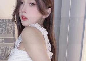 白开水毛衣与小小奶瓶儿的写真，资源定位在轻快与无奈之间！