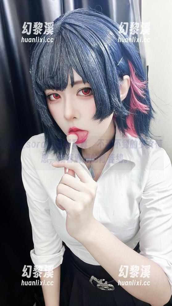 小空sora的最新写真，不猜不到的少女情思，藏着满满的青春绪。