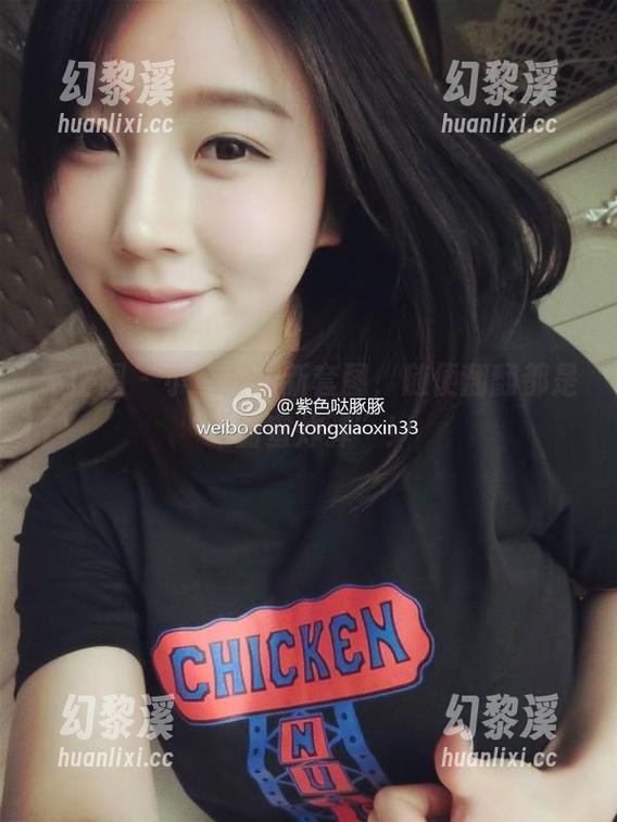 微密圈 - 小芯酱最新套图，随便翻翻都是“甜蜜炸弹”！