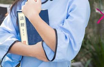 尤果网 - 灯光和套装的配合真绝，艾琳娜的高清图册让我脑补了不少小剧场。