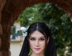 尤物馆 - 陆萱萱Cecilia最新美图，办公室也能如此“别致”啊
