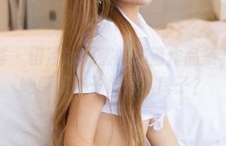 尤蜜荟 - 田冰冰制服的高清作品集，猜猜她那双鞋子是什么牌子？