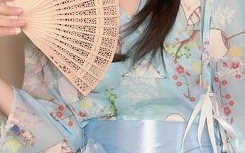 蜜桃味的梦想：布丁大法的写真壁纸上线，快来装点你的屏幕！