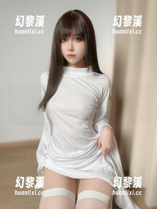 布丁大法 呜呜,布丁大法又出新图册了,我的目光根本停不下来,这丝袜差点让我忘了自己!
