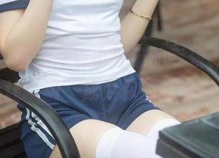 幼水铃衣出了高清小猫猫的专辑，快下载，让‘喵’成为你的新密友！