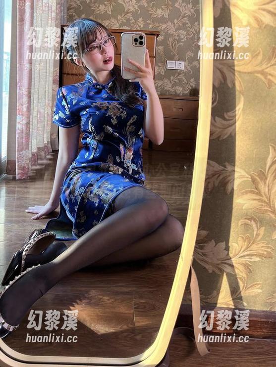 微密圈 - 张思允nice办公室私拍：不止是打印机，还有些别的风景