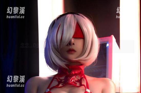 念念_D的短裙全套写真：好吧，我投降，太过分了