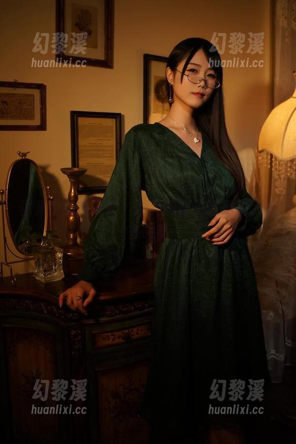 晓美妈 图集中的晓美妈,油亮的样子像是塞了很多故事