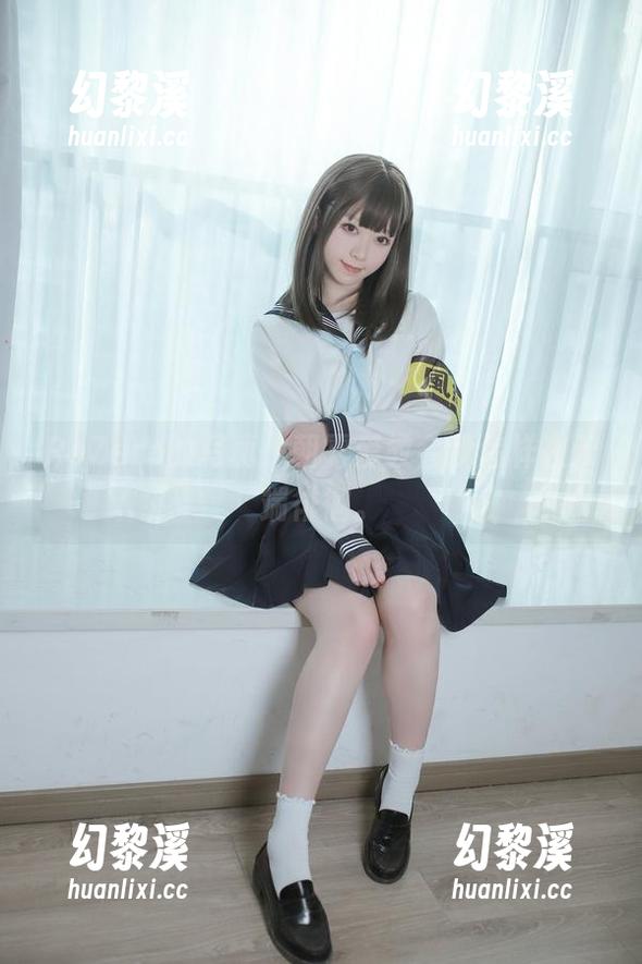 朝雾爱 ReZero的写真,朝雾爱教会我怎样在云端徘徊。